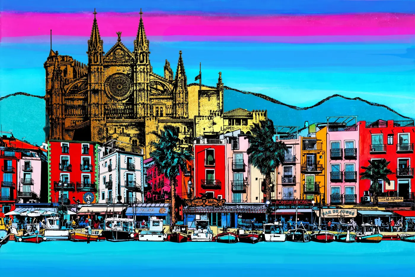 Palma – Die Kathedrale La Seu über bunten Häusern und Palmen, davor das Meer unter pinkem Himmel.