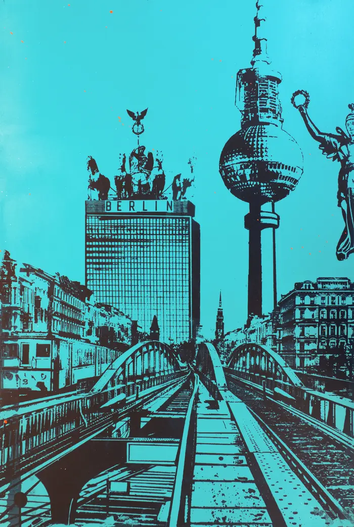 Berlin – Heute Nacht gehört uns – Elevated railway, TV tower and victory angel in black on turquoise – reduced and clear.